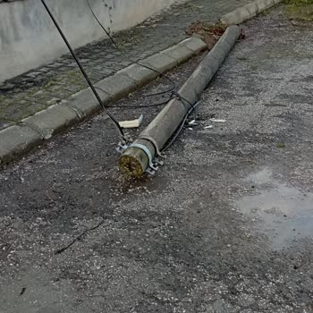Türk Telekom Telefon Direği Yıkılması