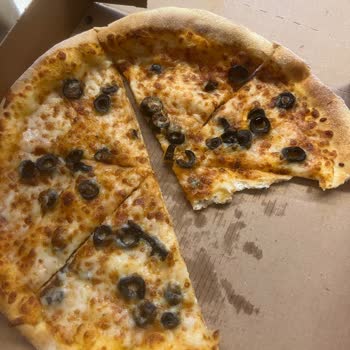 Domino's Mantarsever Yerine Zeytinli Gönderiyor
