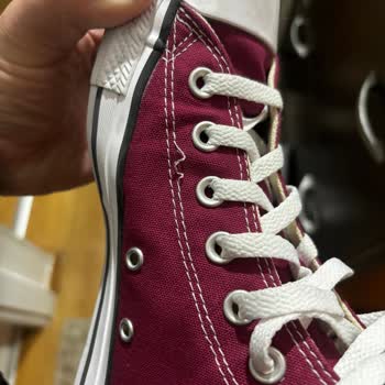 Converse İnternetten Satın Alınan Ayakkabıda Dikiş Sorunu