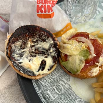 Burger King Den Kömür Ekmek Servisi