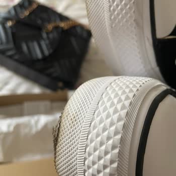 Etichet Mağazasından Aldığım 2 Çift Ayakkabıda Da Taban Erimesi Oluştu