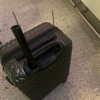 Ajet Firması Valizimi Kırıp Mağduriyetimi Gidermedi