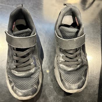Skechers Pişmanlıktır Üretim Hatasını Kabul Etmiyor 6 Ayda Eskidi