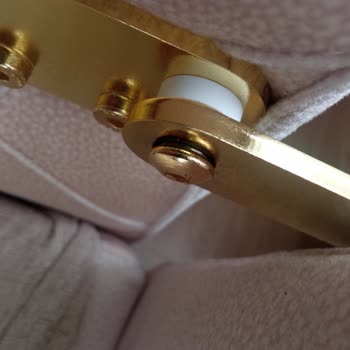 İstikbal Blanca Koltuk Sırt Her Yeri Hatalı