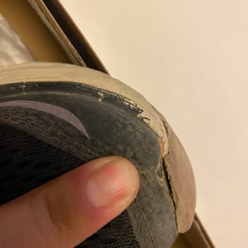 Skechers Malının Arkasında Durmuyor