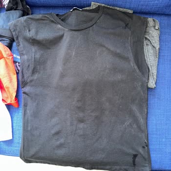 Arzum Ütü Su Akıtıyor Parlama Yapıyor Yeni Tshirtlerimi Çok Kötü Yaptı