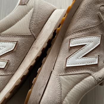 New Balance Ayakkabı Açılma Oldu