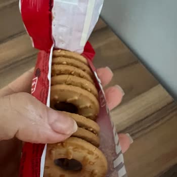 Eti Gıda Eti Susamlı Bisküvide Susam Yok.