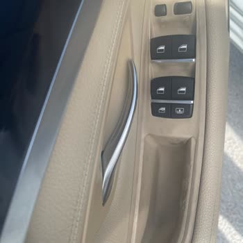 BMW F10LCİ 520d İç Kapı Tutamaçları Erimesi