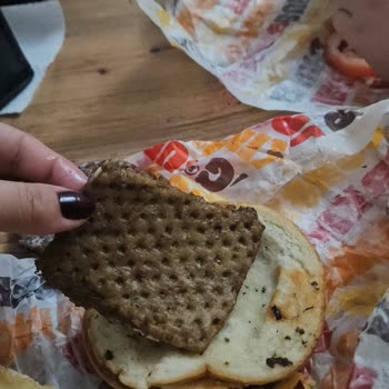 Burger King Burger Kın Köftesinin Isırık Geldi