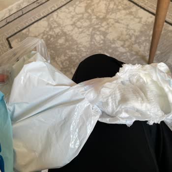 Molfix Bez Poşete Yapışık Çıktı