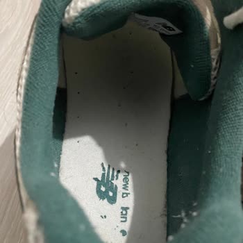Yeni New Balance Ayakkabının Taban Kısmının Silinmesi Ve Tiftiklenme