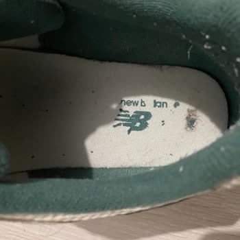 Yeni New Balance Ayakkabının Taban Kısmının Silinmesi Ve Tiftiklenme