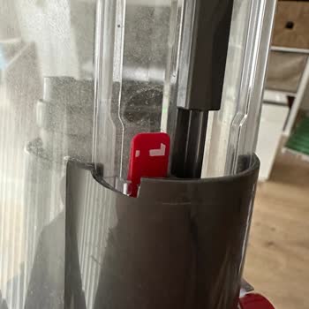 Dyson V15 Detect Absolute Süpürge Kırılması Ve Garantiye Girmemesi