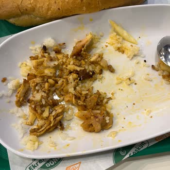 Ekrem Coşkun Döner  Çiğ Tavuk Satıyor