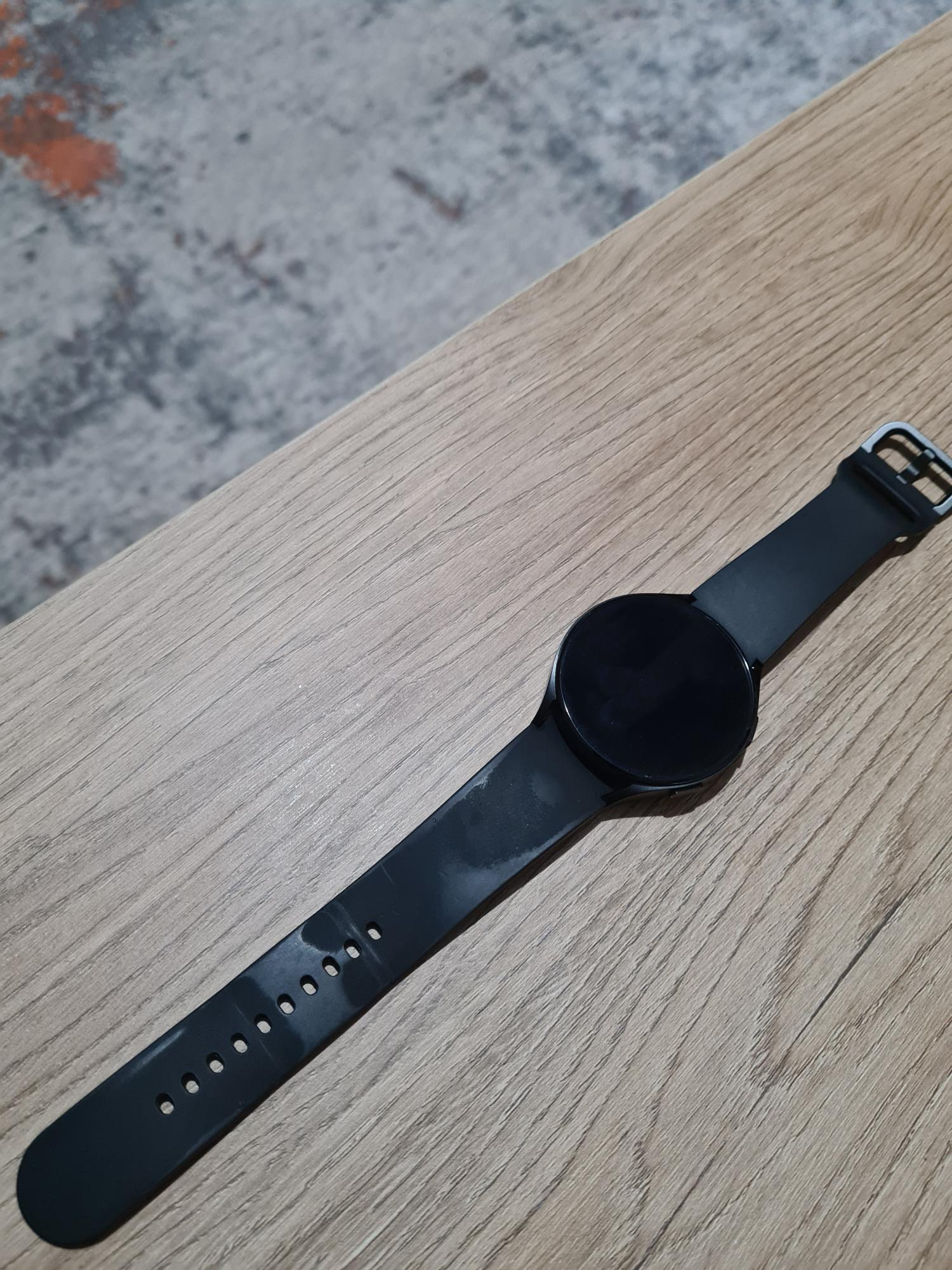Samsung Galaxy Watch 4 Strap Peeling Xolvie