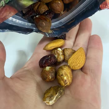 Migros Marka Kuruyemiş İçinden Taş Çıktı