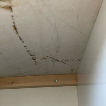 Calisco Kuvars Mutfak Mermerinde Çatlak Sorunu Ve İlgisizlik