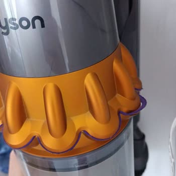 Dyson V15 Kauçuk Soyulma
