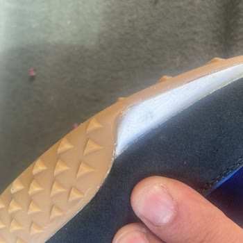 Lacoste Lüks Markadan Pazar Malı Gibi Kötü Üretim