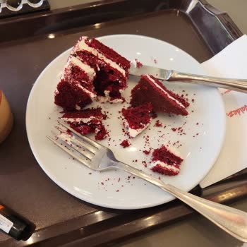 Juan Valdez Şubesi Acıbadem Caddesi Bayat Ürün Satıyor