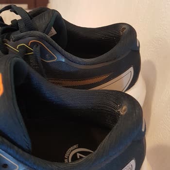 Asics Koşu Ayakkabısının Birkaç Ayda Yırtılması