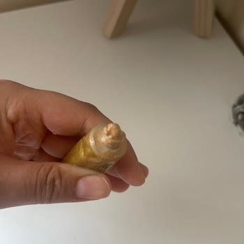 New Well Sulu Makyaj Ürünü