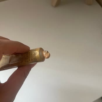 New Well Sulu Makyaj Ürünü