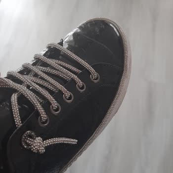 Diva Ayakkabı Kalitesizliği Ve Üslup Bozukluğu