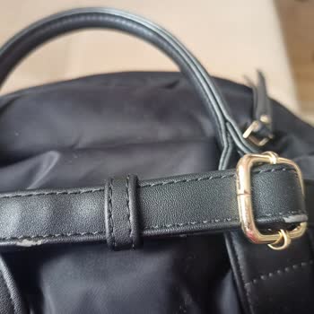 Derimod Fermuar Ve Askısındaki Deforme