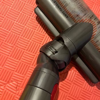 Dyson V15 Süpürgemin Başlığı Bozuldu Ve Mağdur Ediyor
