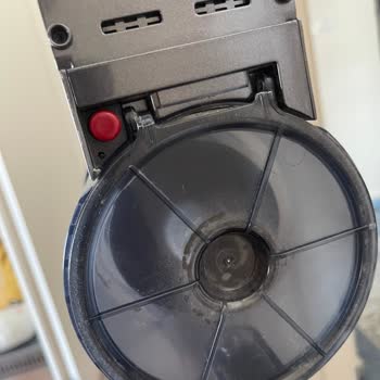 Fakir Ev Aletleri Toz Haznesi Menteşe Arızasıyla İlgili Yardım Talebi