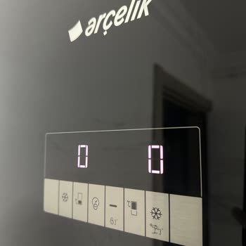 Arçelik Buzdolabı Tekrar Arızalandı, Şimdi De Dijital Ekran Arızalandı