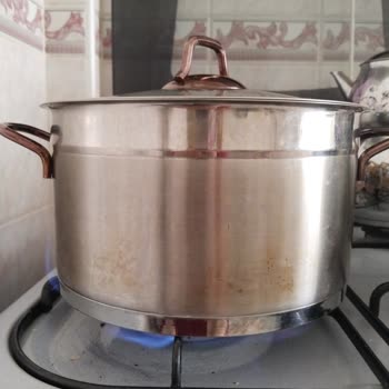 Cooker Memnuniyetsizlik Pişmanlık Çok Kısa Sürede Yanmalar Oluştu