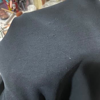 Mavi Eşofman Tek Giymede Tüylendi