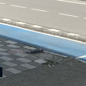 Şehitkamil Belediyesi Kaldırımlarda Yürürken Yaralanıyoruz