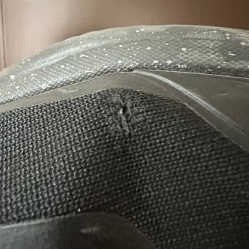 Birkaç Ayda Eriyen Ayakkabı Üreticisidir Skechers
