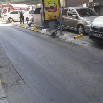İBB - İstanbul Büyükşehir Belediyesi Kaldırımlarda Motor Ve Araçların Park Yapılması