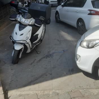 İBB - İstanbul Büyükşehir Belediyesi Kaldırımlarda Motor Ve Araçların Park Yapılması