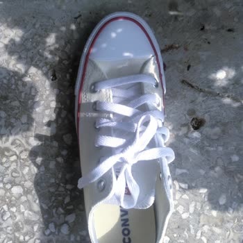 Beyaz Converse'imde Beklenmedik Sararma!