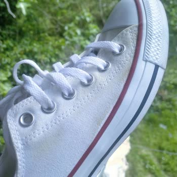 Beyaz Converse'imde Beklenmedik Sararma!