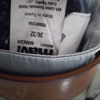 Mavi'nin Meşhur Pantolon Yırtılmaları