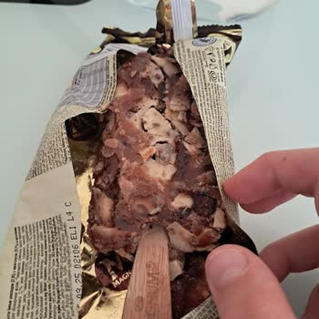 Algida Magnum Cookie Çikolatası Parçalanmış Ve Erimiş