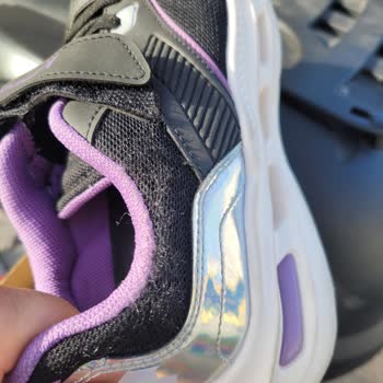 FLO Ayakkabı FLO Kız Çocuk Spor Ayakkabı Tiftiklenme Sorunu