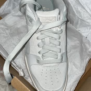 SuperStep Giyilmiş Ve Yanlış Ayakkabı Gönderdi