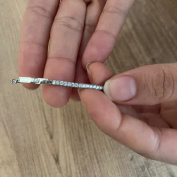 Atasay Kuyumculuk Bilekliğimin Taşı Düştü