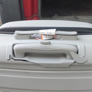 Sunexpress Kırılan Valiz Sorumluluğunu Almıyor