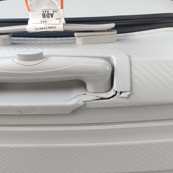 Sunexpress Kırılan Valiz Sorumluluğunu Almıyor