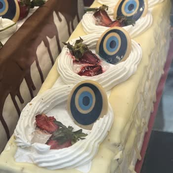 Çıtır Ekmek Konya Pastaneden Aldığımız Pastanın Bozuk Çıkması Üzerine Yaşananlar