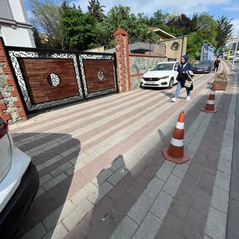 Bilnet Okulları Çamlıca Bilnet Güvenlik Tarafından Sözsel Şiddete Maruz Kalıyorum